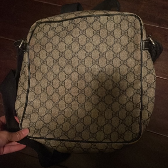 Gucci - Picture 3 of 4